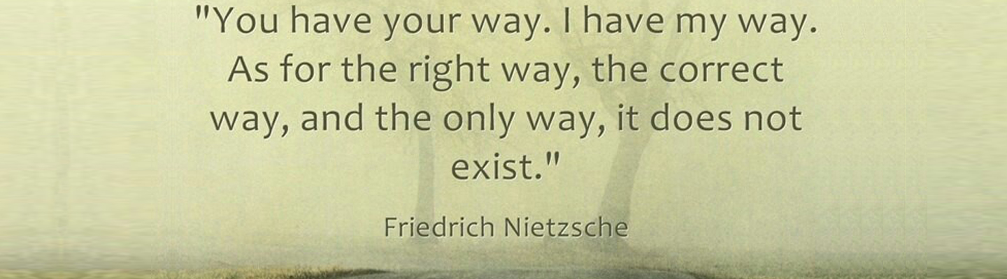 “You have your way. I have my way. As for the right way, the correct way, and the only way, it does not exist.” ― Friedrich NietzscheVom Geist der Schwere 1. Mein Mundwerk - ist des Volks: zu grob und herzlich rede ich für die Seidenhasen. Und noch fremder klingt mein Wort allen Tinten-Fischen und Feder-Füchsen. Meine Hand - ist eine Narrenhand: wehe allen Tischen und Wänden, und was noch Platz hat für Narren-Zierath, Narren-Schmierath! Mein Fuss - ist ein Pferdefuss; damit trapple und trabe ich über Stock und Stein, kreuz- und querfeld-ein und bin des Teufels vor Lust bei allem schnellen Laufen. Mein Magen - ist wohl eines Adlers Magen? Denn er liebt am liebsten Lammfleisch. Gewisslich aber ist er eines Vogels Magen. Von unschuldigen Dingen genährt und von Wenigem, bereit und ungeduldig zu fliegen, davonzufliegen - das ist nun meine Art: wie sollte nicht Etwas daran von Vogel-Art sein! Und zumal, dass ich dem Geist der Schwere feind bin, das ist Vogel-Art: und wahrlich, todfeind, erzfeind, urfeind! Oh wohin flog und verflog sich nicht schon meine Feindschaft! Davon könnte ich schon ein Lied singen - - und _will_ es singen: ob ich gleich allein in leerem Hause bin und es meinen eignen Ohren singen muss. Andre Sänger giebt es freilich, denen macht das volle Haus erst ihre Kehle weide, ihre Hand gesprächig, ihr Auge ausdrücklich, ihr Herz wach: - Denen gleiche ich nicht. -